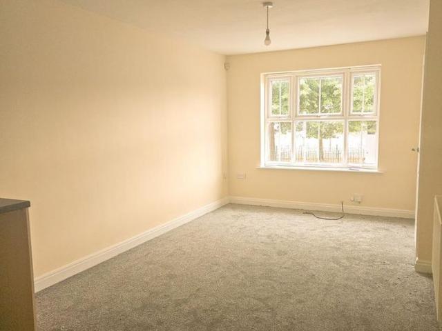 1 bedroom semi detached house to rent