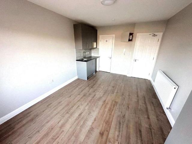 1 bedroom semi detached house to rent