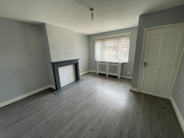 2 bedroom end of terrace house to rent