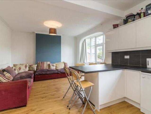 1 bedroom semi detached house to rent