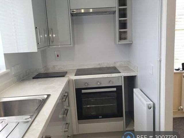 1 bedroom semi detached house to rent
