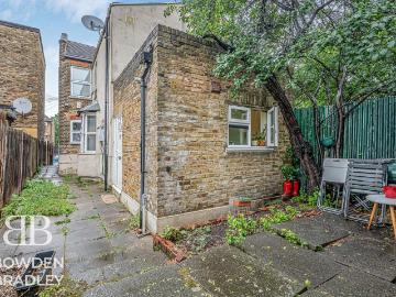 1 bedroom semi detached house for sale