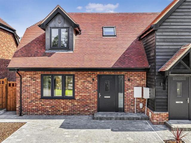 1 bedroom semi detached house for sale