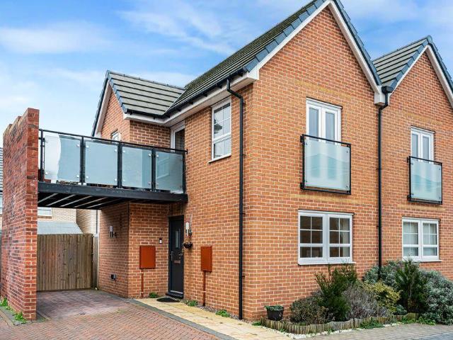 1 bedroom semi detached house for sale