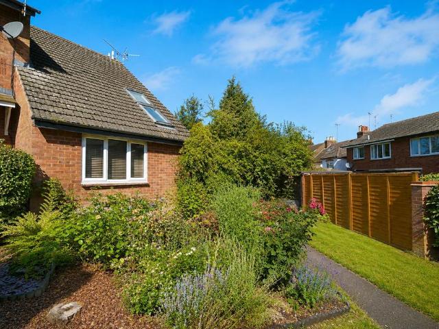 1 bedroom semi detached house for sale