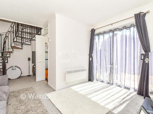 1 bedroom semi detached house for sale