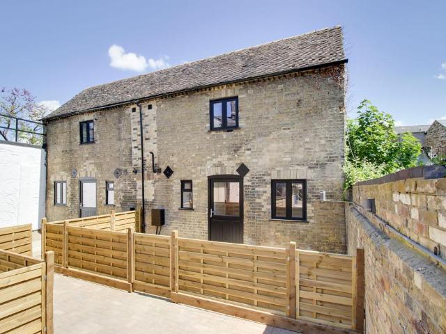 1 bedroom semi detached house for sale