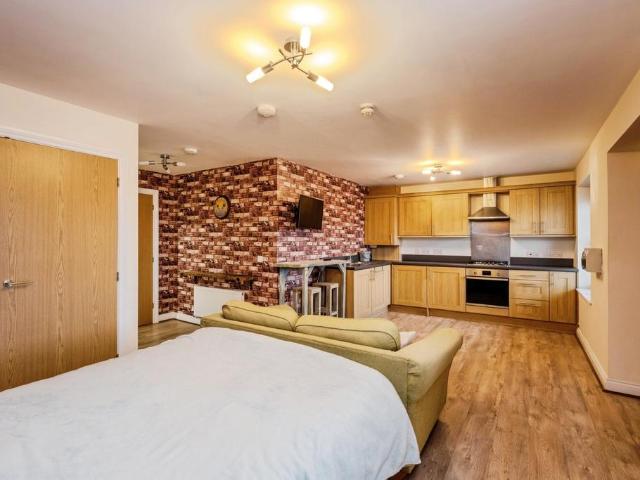 1 bedroom semi detached house for sale