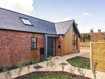 1 bedroom semi detached house for sale