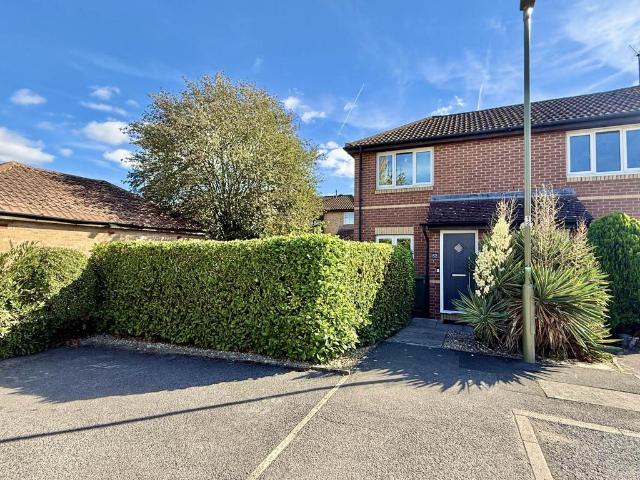 1 bedroom semi detached house for sale