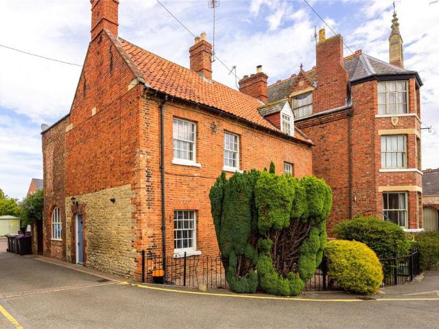 1 bedroom semi detached house for sale