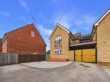 1 bedroom semi detached house for sale