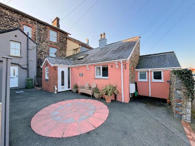 1 bedroom semi detached house for sale