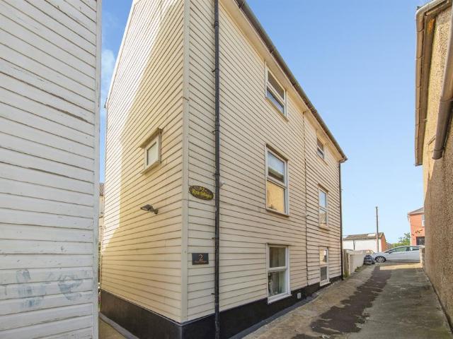 1 bedroom semi detached house for sale