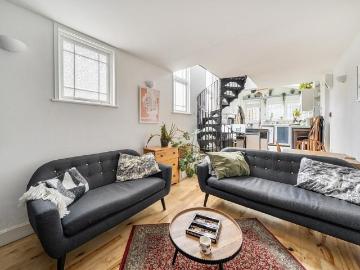 1 bedroom semi detached house for sale
