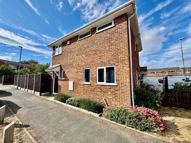 1 bedroom semi detached house for sale