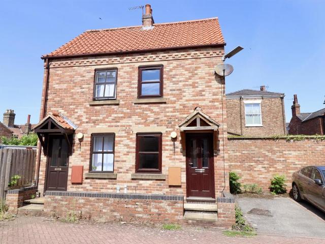 1 bedroom semi detached house for sale