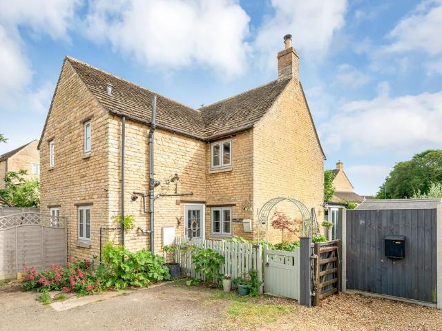 1 bedroom semi detached house for sale