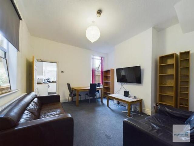 1 bedroom semi detached house for rent in Gregory Boulevard, Hyson Green, NG7