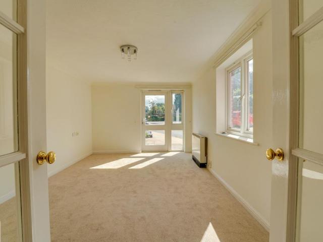 1 bedroom serviced apartments for sale