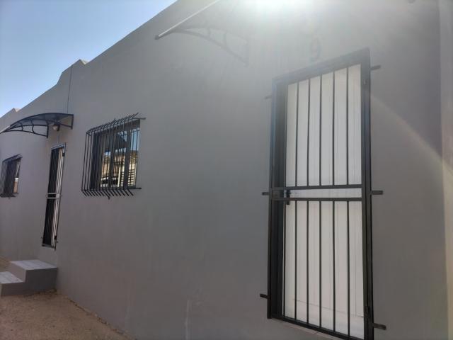 1 Bedroom Studio Apartment To Let in Springbok