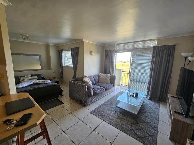 1 Bedroom Studio Apartment To Let in Royal Ascot