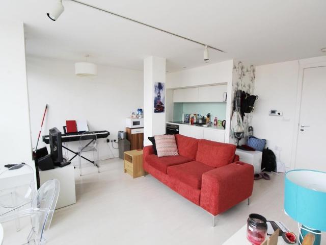 1 bedroom studio apartment to rent