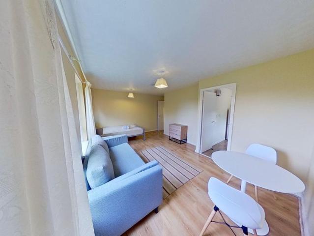 1 bedroom studio apartment to rent