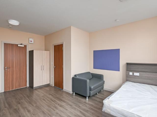 1 bedroom studio apartment to rent