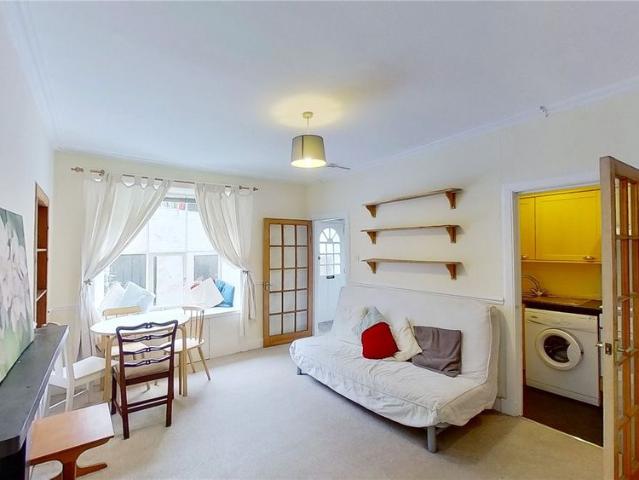 1 bedroom studio apartment to rent