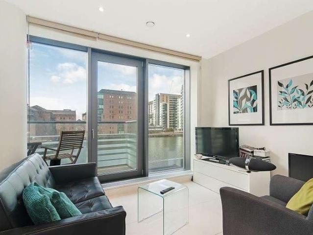 1 Bedroom Studio Flat