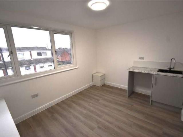 1 Bedroom Studio Flat