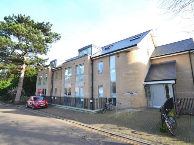1 Bedroom Studio Flat