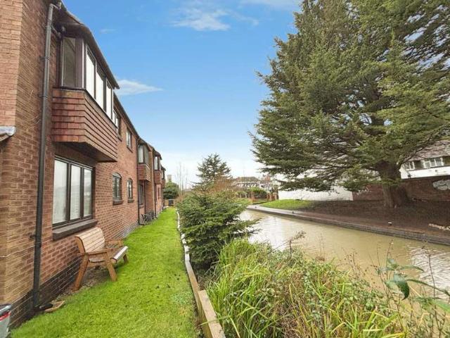 1 Bedroom Studio Flat