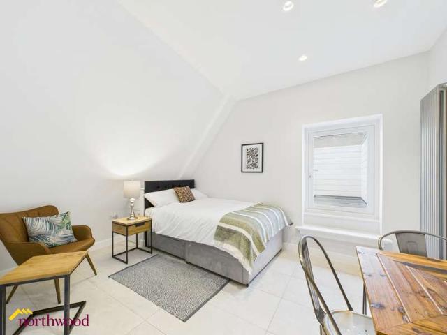 1 Bedroom Studio Flat