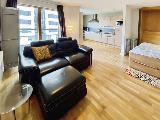 1 Bedroom Studio Flat
