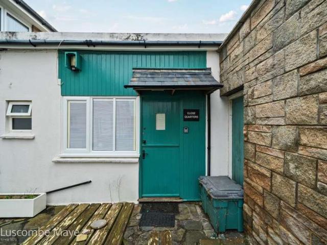 1 Bedroom Studio Flat