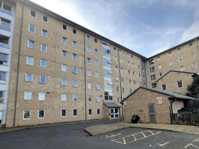 1 Bedroom Studio Flat