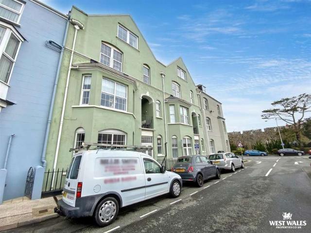 1 Bedroom Studio Flat