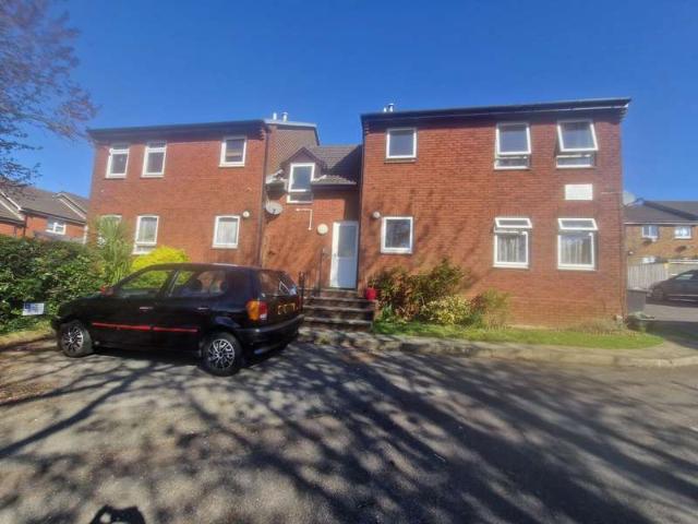 1 Bedroom Studio Flat