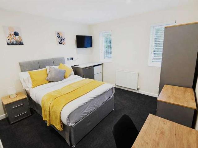 1 Bedroom Studio Flat