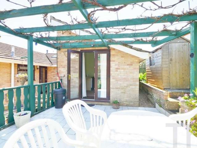 1 Bedroom Studio Flat
