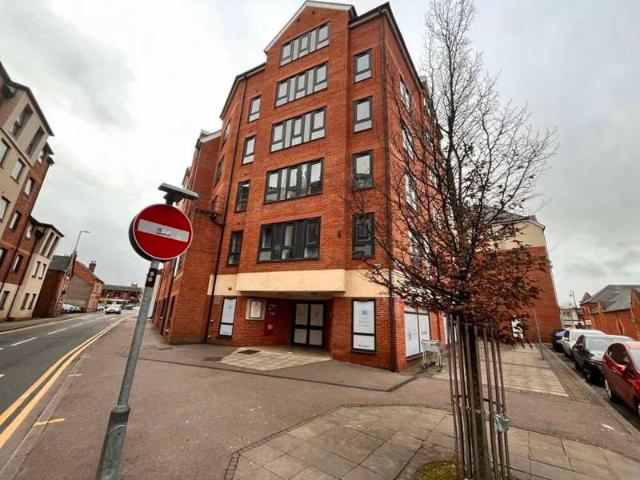 1 Bedroom Studio Flat