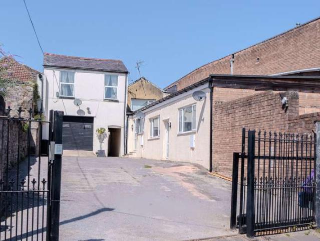 1 Bedroom Bungalow