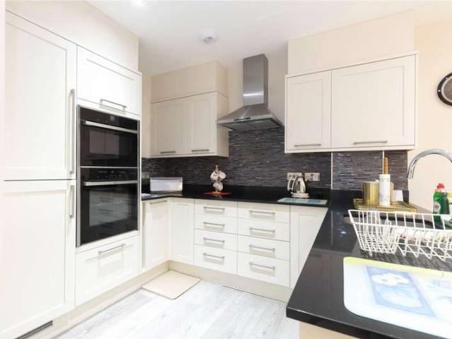 1 Bedroom Studio Flat