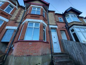 1 Bedroom Studio Flat