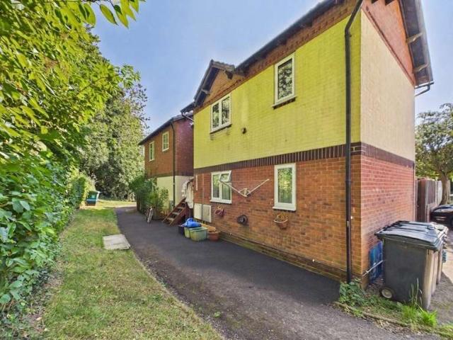 1 Bedroom Studio Flat