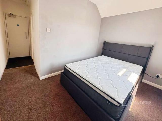 1 Bedroom Studio Flat