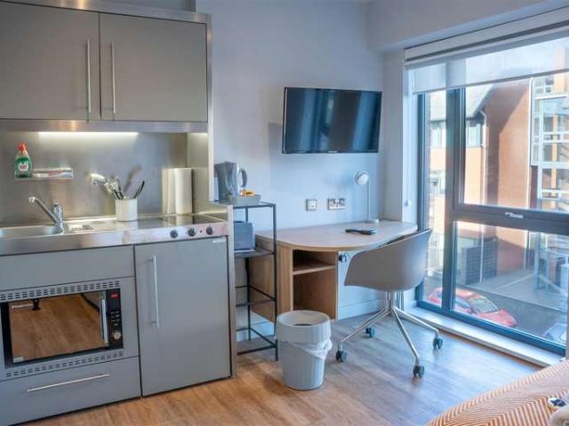 1 Bedroom Studio Flat