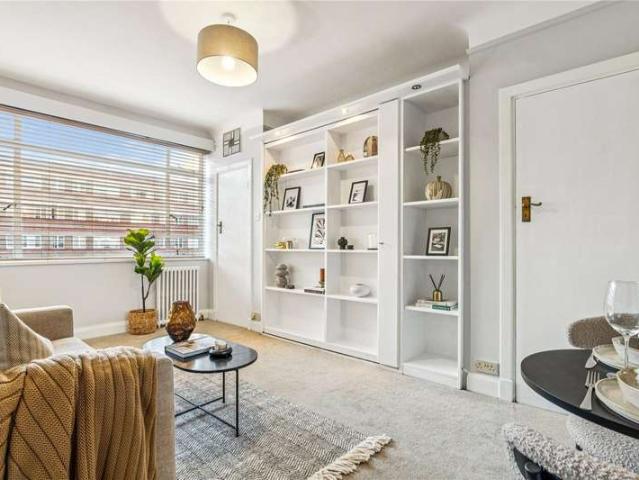 1 Bedroom Studio Flat
